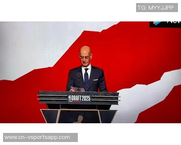 鹈鹕主帅称奎因与费尔斯沉稳且好胜心显著彰显团队精神